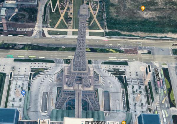 マカオのエッフェル塔レプリカを上空から捉えた衛星写真（緯度22.144049・経度113.561974）